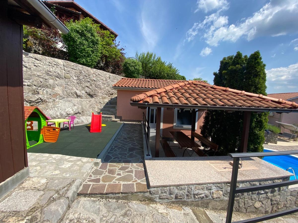 Holiday House Pasjak Sapjane Экстерьер фото